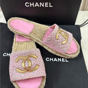 🆕 CHANEL Espadrille Slides😍